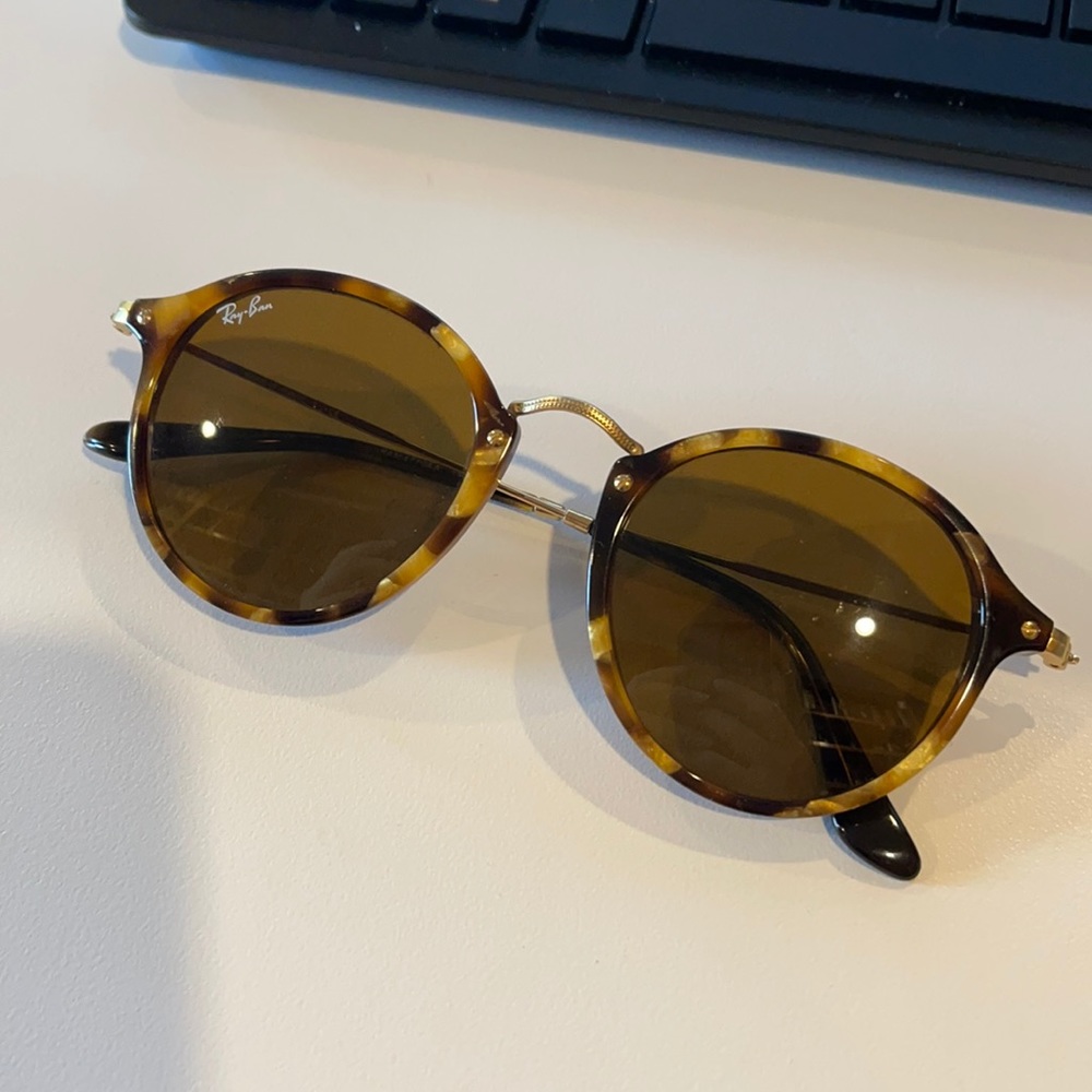 Ray-Ban Round Fleck Tortoise Sunglasses, RB2447